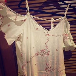 Romantic cream blouse w/ flowers & lattice details